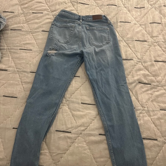 Hollister slim straight jeans. Size 0R or 24. - Picture 3 of 4